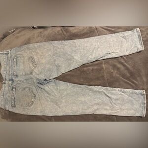 Light wash, women’s 4, boyfriend jeans